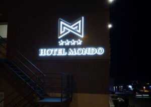 3D svjetleca slova _ HOTEL MONDO _ Studio GOST